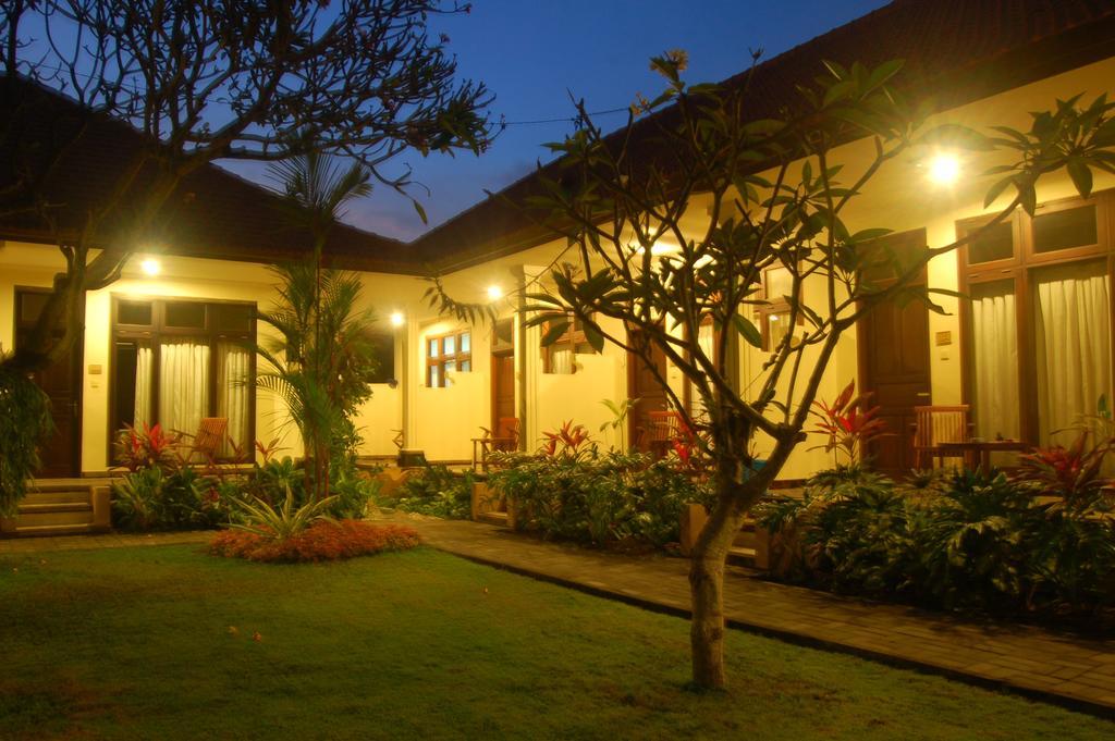 Gunakaya Homestay Sanur Стая снимка